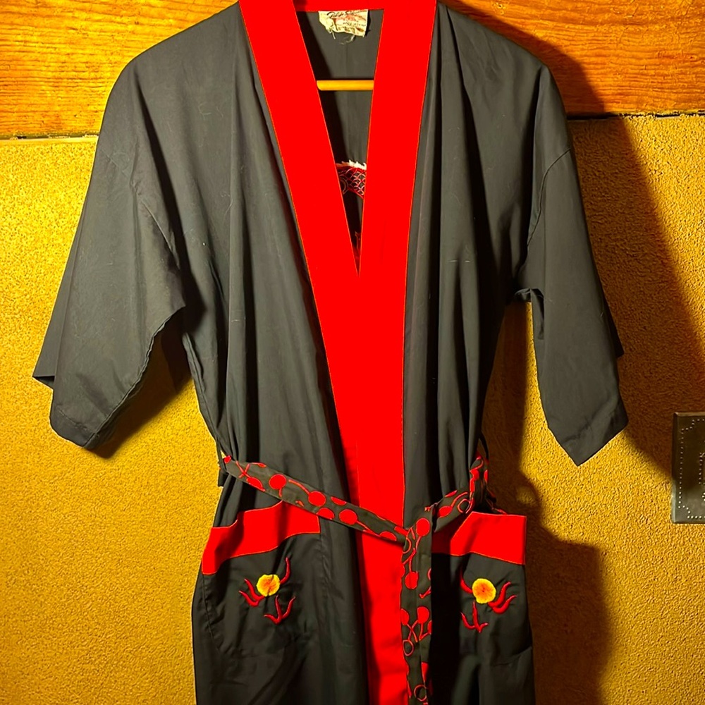 Lovely vintage Japanese kimono robe
